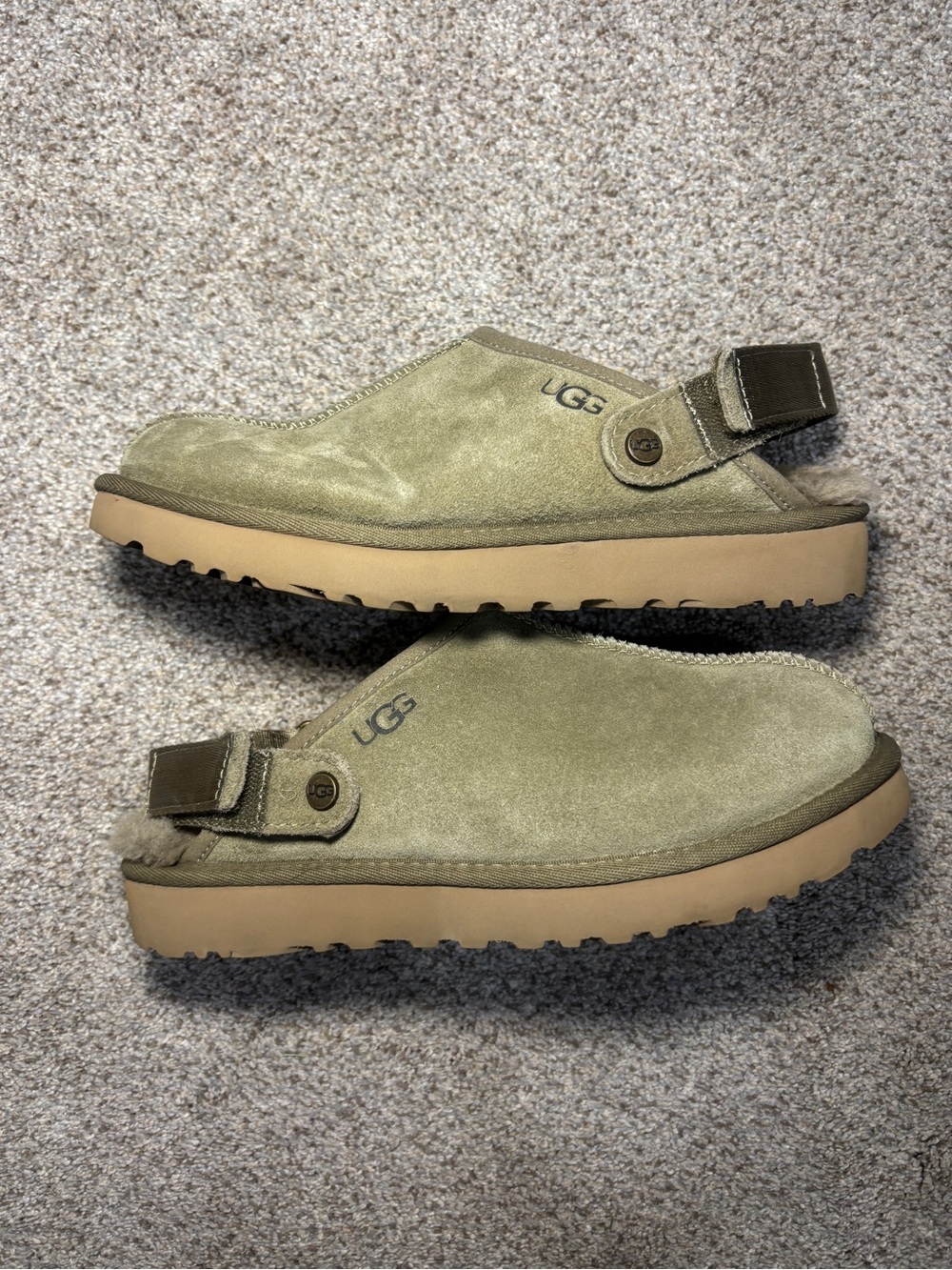 UGG Lanah Olive Suede Clog Women’s Size 6 Slippers moccasins Slip on Sherpa